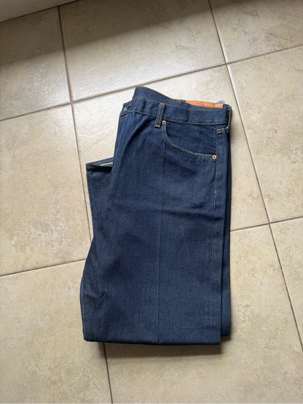 501 Levi’s Dark Blue Denim Men straight leg jeans / pants
